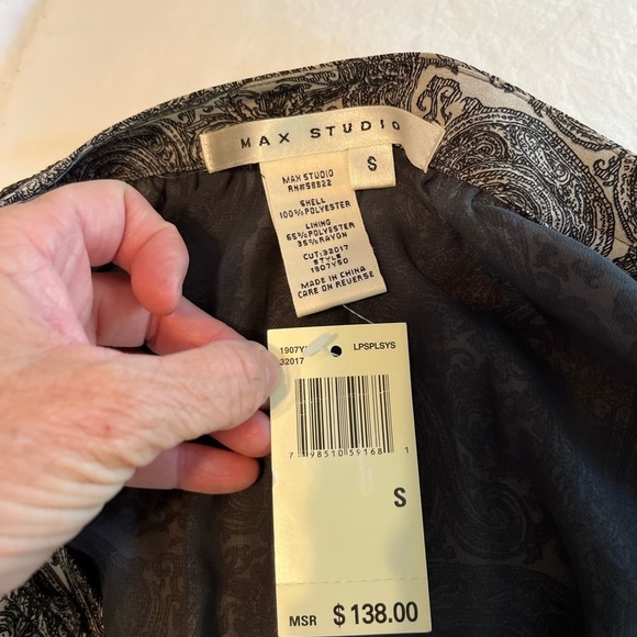 𝅺Max Studio NWT long sleeved dress - Picture 6 of 6